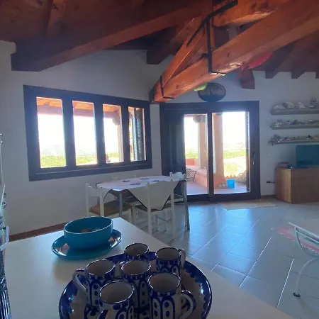 Capo Coda Cavallo 아파트 *